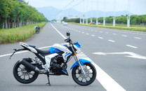 勇闖深圳逐夢，航拍過30余部電影，他操控?zé)o人機(jī)享受飛翔的感覺